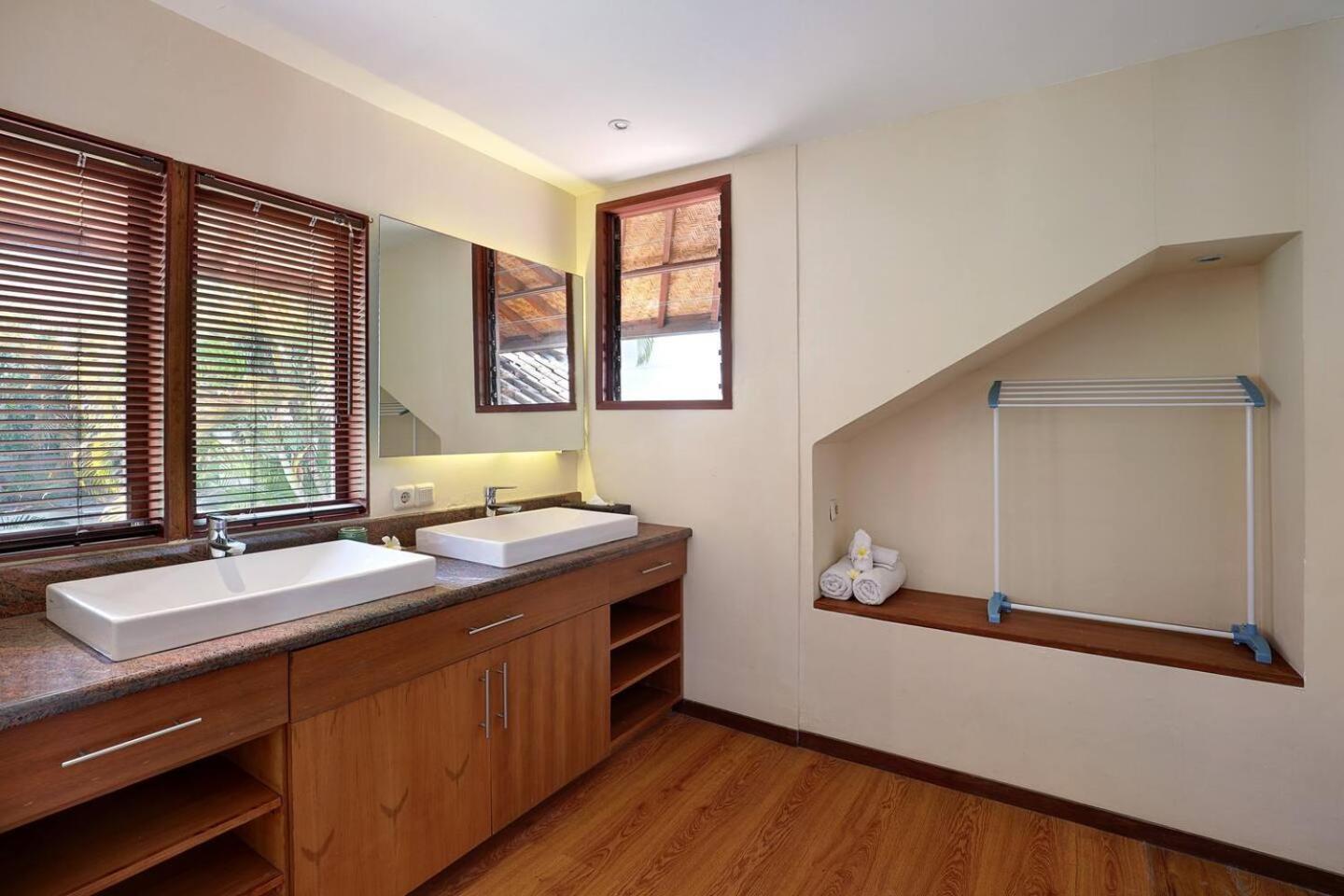 Super Value 4 Bedroom, Walk To Bintang Supermarket Seminyak Exteriör bild